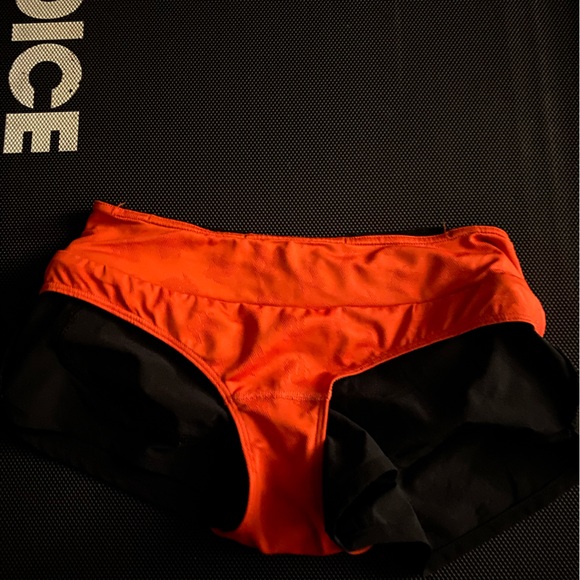 Rabbit Run “Catch Me If You Can” Pocket Training Race Shorts in Black - Picture 9 of 10